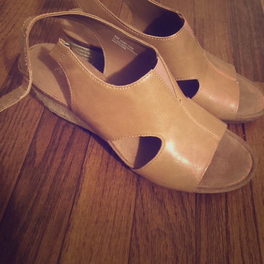 Tan wedges